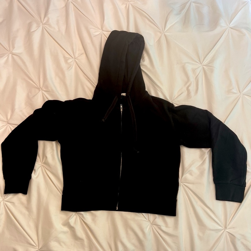 Black cropped zip-up hoodie